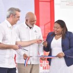 Presidente Luis Abinader y Ministro Roberto Fulcar inauguran centro educativo en Puerto Plata.